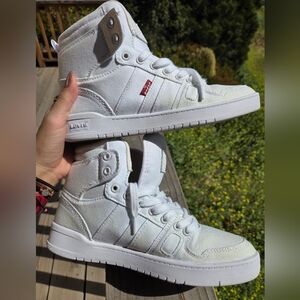 Levi's Classic White Canvas Sneakers